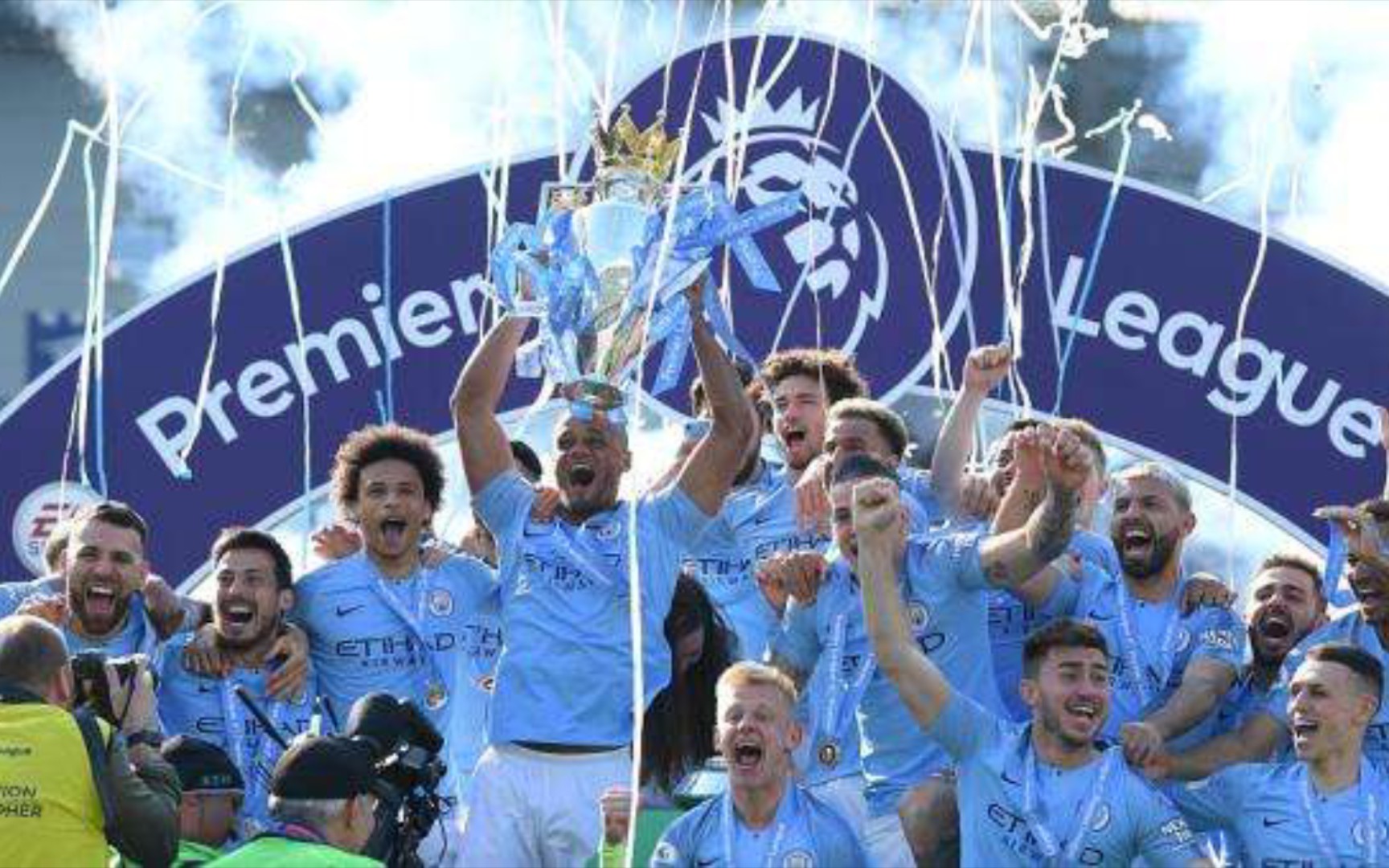 尽管库里被 尽管库里被